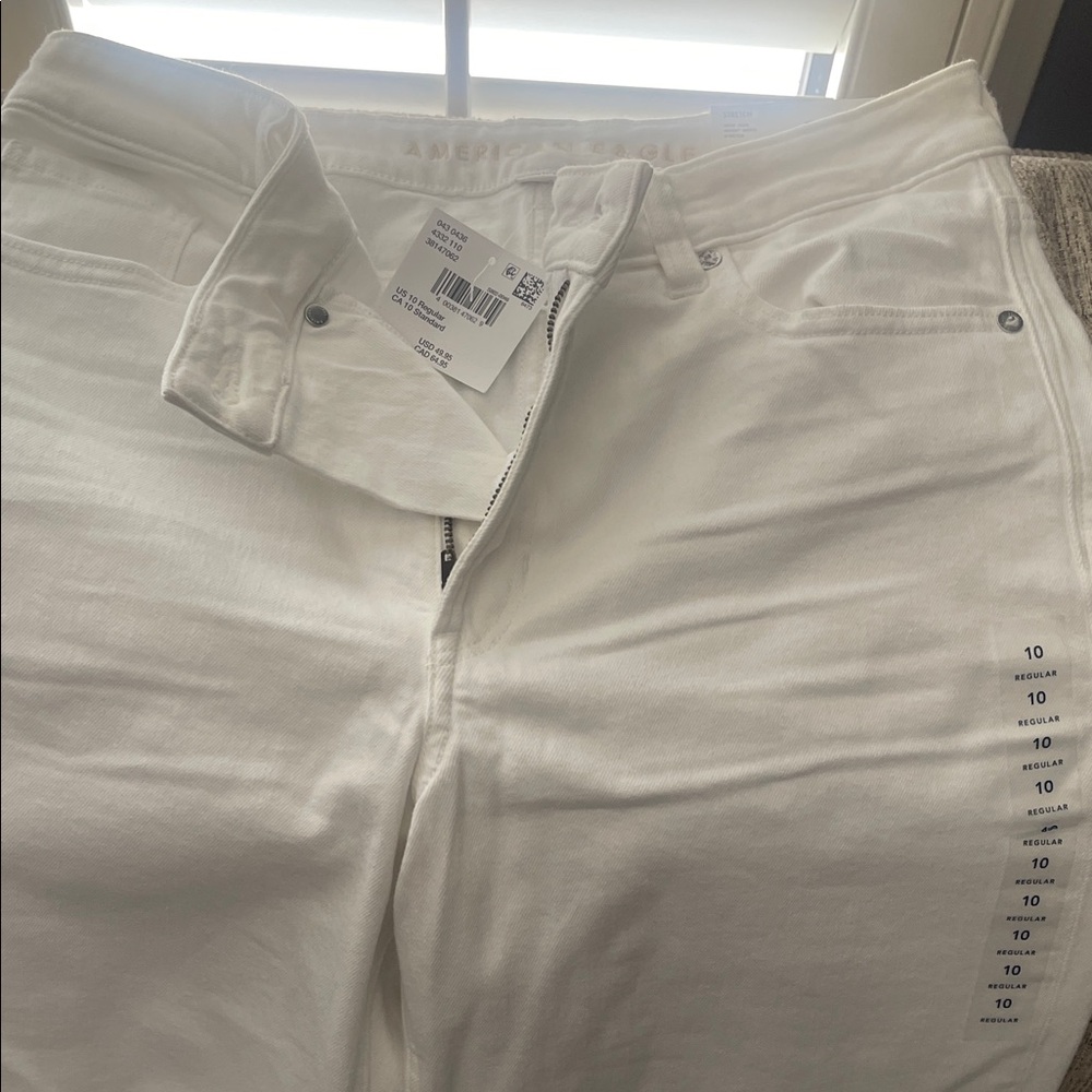 American Eagle Outfitters Crisp White Jeans